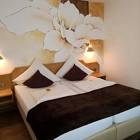 Hotel Dreikoenig & Restaurant Seegourmet 3*