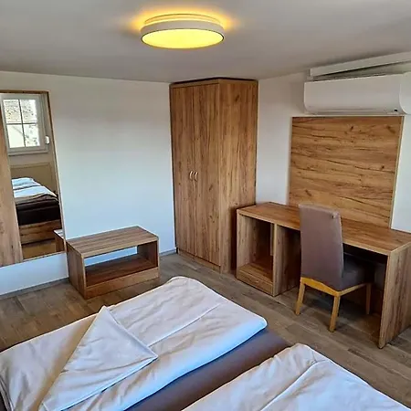 Hotel Dreikoenig & Restaurant Seegourmet Отель 3*
