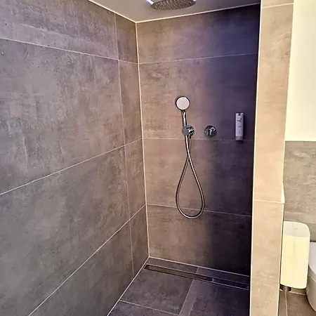 Отель Hotel Dreikoenig & Restaurant Seegourmet 3*