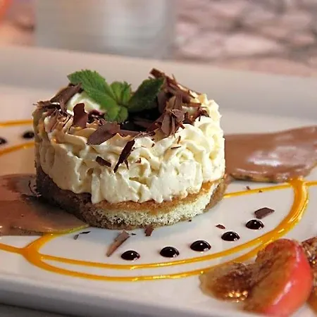 Hotel Dreikoenig & Restaurant Seegourmet 3*