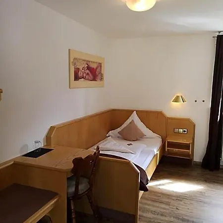 Отель Hotel Dreikoenig & Restaurant Seegourmet