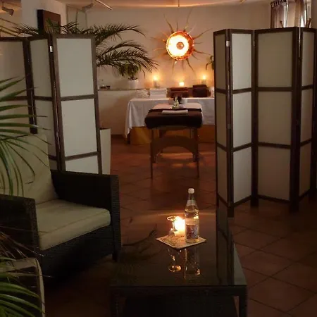 Hotel Dreikoenig & Restaurant Seegourmet Отель 3*