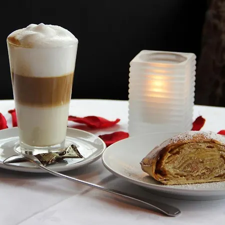 Отель Hotel Dreikoenig & Restaurant Seegourmet